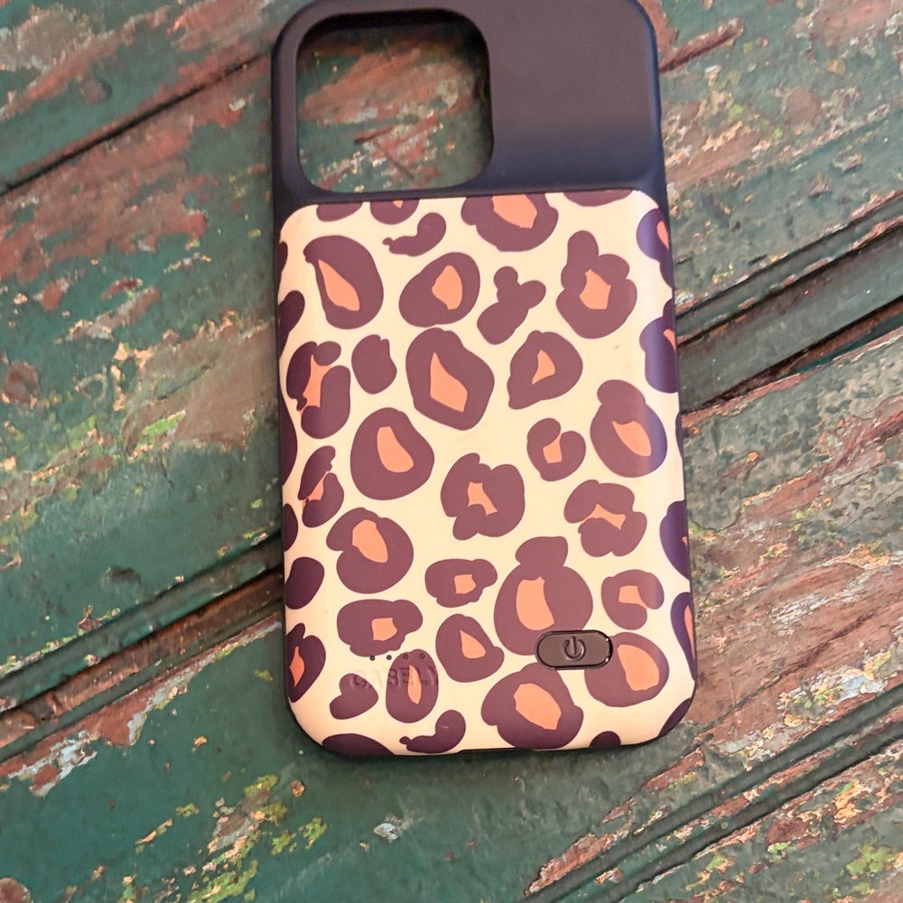 Chic Leopard Print charging Phone Case -
